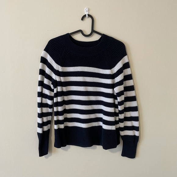 Banana Republic sweater m size - Picture 3 of 3
